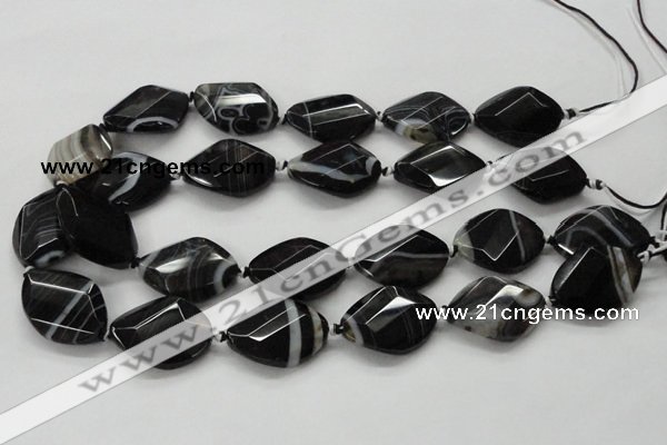 CAA286 22*30mm twisted & faceted oval black line agate beads