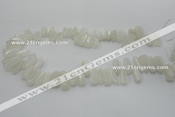 CCH407 15.5 inches 6*18mm - 10*22mm white jade chips beads