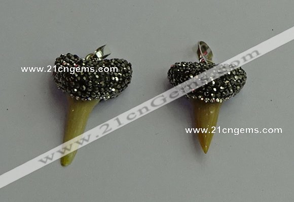 CGP399 20*25mm - 22*35mm shark teeth pendants wholesale