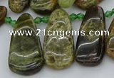 CTD3635 Top drilled 10*20mm - 15*45mm freeform green garnet beads