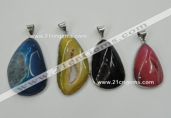 NGP1098 25*30 - 30*45mm freeform druzy agate pendants with brass setting